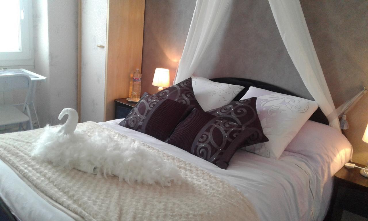 Au Gai Sejour Bed & Breakfast เปลเนิฟ-วัล-อ็องเดร ภายนอก รูปภาพ