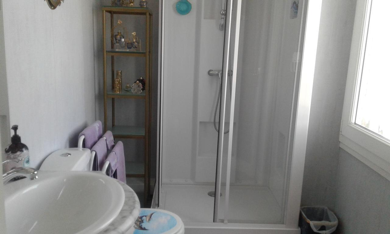 Au Gai Sejour Bed & Breakfast เปลเนิฟ-วัล-อ็องเดร ภายนอก รูปภาพ